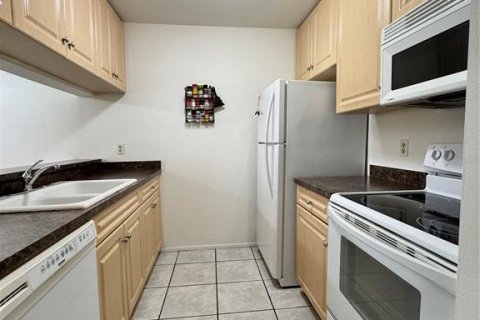 Condo in Bradenton, Florida, 2 bedrooms  № 1553004 - photo 12