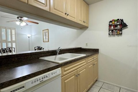 Condo in Bradenton, Florida, 2 bedrooms  № 1553004 - photo 13