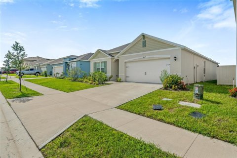 Casa en Haines City, Florida 4 dormitorios, 173.45 m2 № 2099174