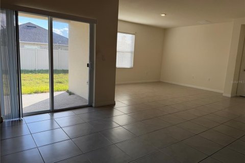 Casa en alquiler en Haines City, Florida, 4 dormitorios, 173.45 m2 № 2099174 - foto 4