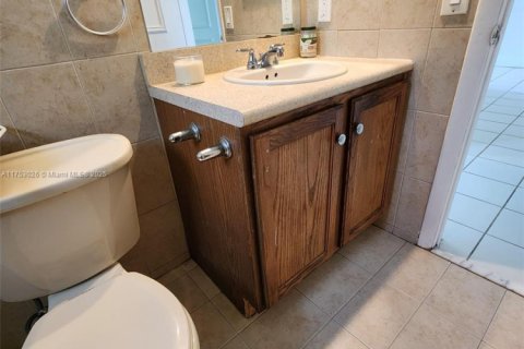 Condo in Miami, Florida, 4 bedrooms  № 1861212 - photo 15