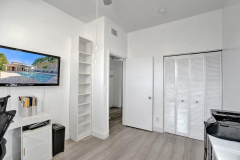 Купить таунхаус в Корал-Спрингс, Флорида 3 спальни, 141.58м2, № 1983947 - фото 29