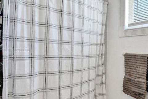 Купить таунхаус в Корал-Спрингс, Флорида 3 спальни, 141.58м2, № 1983947 - фото 24