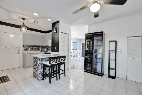 Купить таунхаус в Корал-Спрингс, Флорида 3 спальни, 141.58м2, № 1983947 - фото 14
