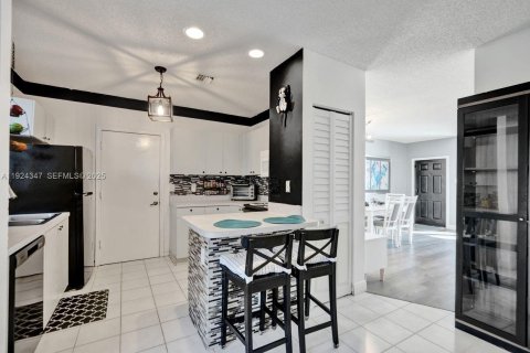 Купить таунхаус в Корал-Спрингс, Флорида 3 спальни, 141.58м2, № 1983947 - фото 15