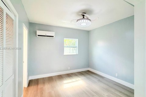 Propiedad comercial en venta en Miami, Florida, 138.05 m2 № 2030437 - foto 14