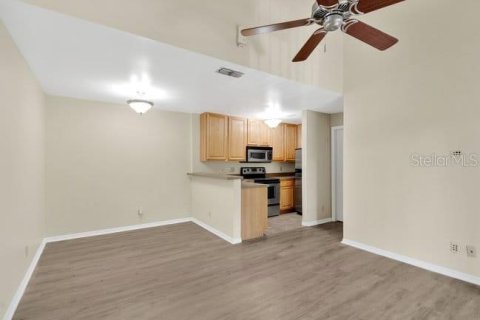 Condo in Orlando, Florida, 1 bedroom  № 1831550 - photo 6