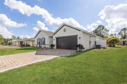 Villa ou maison à vendre à Punta Gorda, Floride: 3 chambres, 217.3 m2 № 2199688 - photo 2
