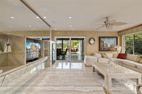 Villa ou maison à vendre à Sarasota, Floride: 4 chambres, 297.66 m2 № 2418418 - photo 21