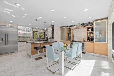 Villa ou maison à vendre à Sarasota, Floride: 4 chambres, 297.66 m2 № 2418418 - photo 14