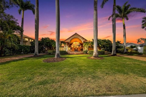 Villa ou maison à vendre à Sarasota, Floride: 4 chambres, 297.66 m2 № 2418418 - photo 2