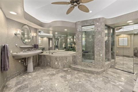 Villa ou maison à vendre à Sarasota, Floride: 4 chambres, 297.66 m2 № 2418418 - photo 29