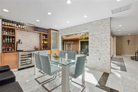 Villa ou maison à vendre à Sarasota, Floride: 4 chambres, 297.66 m2 № 2418418 - photo 15