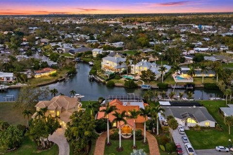 Villa ou maison à vendre à Sarasota, Floride: 4 chambres, 297.66 m2 № 2418418 - photo 4