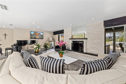 Villa ou maison à vendre à Sarasota, Floride: 4 chambres, 297.66 m2 № 2418418 - photo 13