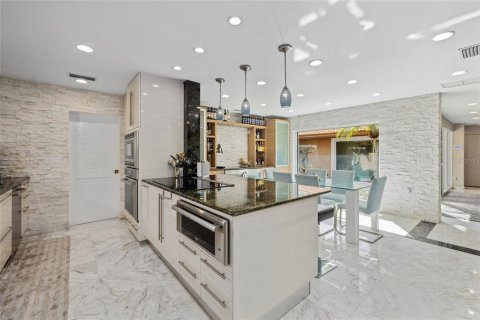 Villa ou maison à vendre à Sarasota, Floride: 4 chambres, 297.66 m2 № 2418418 - photo 19