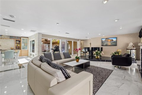 Villa ou maison à vendre à Sarasota, Floride: 4 chambres, 297.66 m2 № 2418418 - photo 10
