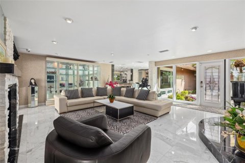 Villa ou maison à vendre à Sarasota, Floride: 4 chambres, 297.66 m2 № 2418418 - photo 12
