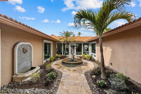 Villa ou maison à vendre à Sarasota, Floride: 4 chambres, 297.66 m2 № 2418418 - photo 8