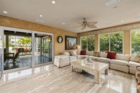 Villa ou maison à vendre à Sarasota, Floride: 4 chambres, 297.66 m2 № 2418418 - photo 23
