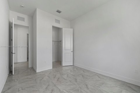 House in Homestead, Florida 5 bedrooms, 298.68 sq.m. № 1412407 - photo 21