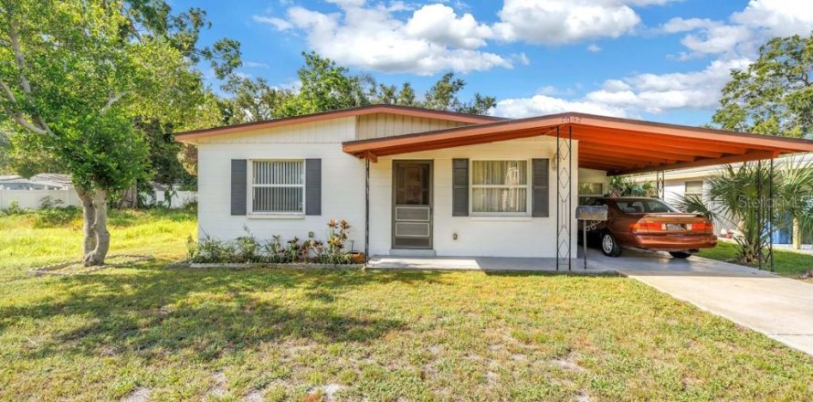 House in Saint Petersburg, Florida 2 bedrooms, 124.21 sq.m. № 1873470