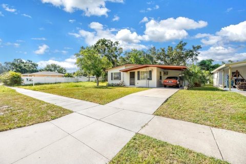 House in Saint Petersburg, Florida 2 bedrooms, 124.21 sq.m. № 1873470 - photo 3