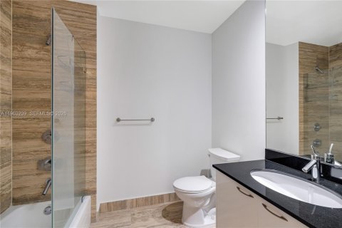 Купить кондоминиум в Санни-Айлс-Бич, Флорида 3 спальни, 257.15м2, № 2024417 - фото 23