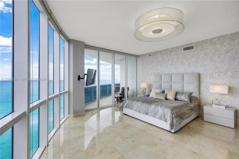 Купить кондоминиум в Санни-Айлс-Бич, Флорида 3 спальни, 257.15м2, № 2024417 - фото 16