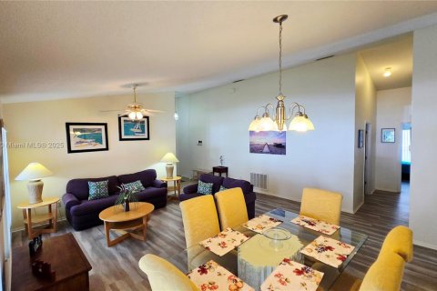 Снять в аренду виллу или дом в Дэвенпорт, Флорида 4 спальни, 179.21м2, № 1929405 - фото 11