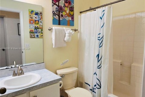 Снять в аренду виллу или дом в Дэвенпорт, Флорида 4 спальни, 179.21м2, № 1929405 - фото 5