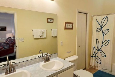 Снять в аренду виллу или дом в Дэвенпорт, Флорида 4 спальни, 179.21м2, № 1929405 - фото 15