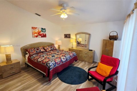 Снять в аренду виллу или дом в Дэвенпорт, Флорида 4 спальни, 179.21м2, № 1929405 - фото 12