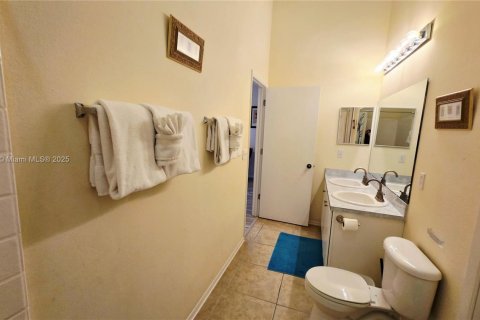 Снять в аренду виллу или дом в Дэвенпорт, Флорида 4 спальни, 179.21м2, № 1929405 - фото 16