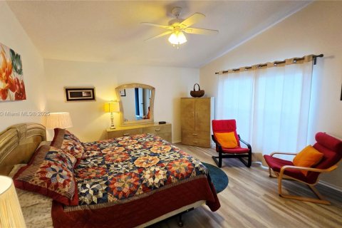 Снять в аренду виллу или дом в Дэвенпорт, Флорида 4 спальни, 179.21м2, № 1929405 - фото 14