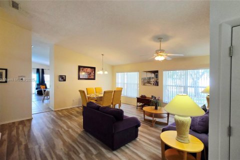 Снять в аренду виллу или дом в Дэвенпорт, Флорида 4 спальни, 179.21м2, № 1929405 - фото 4