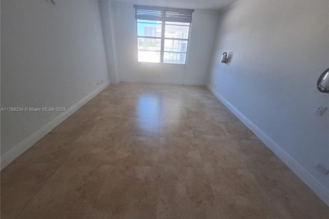 Condo in Sunny Isles Beach, Florida, 2 bedrooms  № 1585180 - photo 8