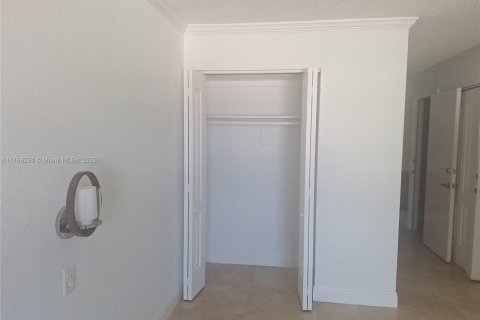 Condo in Sunny Isles Beach, Florida, 2 bedrooms  № 1585180 - photo 10