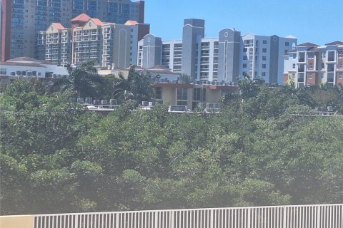 Condo in Sunny Isles Beach, Florida, 2 bedrooms  № 1585180 - photo 19