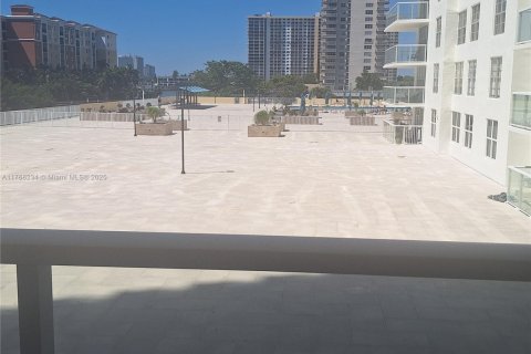 Condo in Sunny Isles Beach, Florida, 2 bedrooms  № 1585180 - photo 15
