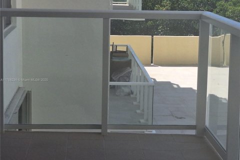 Condo in Sunny Isles Beach, Florida, 2 bedrooms  № 1585180 - photo 18