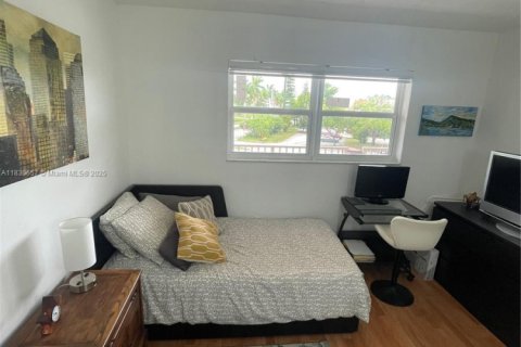 Condo in Sunrise, Florida, 2 bedrooms  № 1806252 - photo 20
