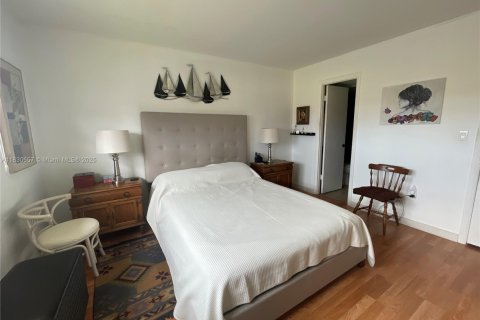 Condo in Sunrise, Florida, 2 bedrooms  № 1806252 - photo 16