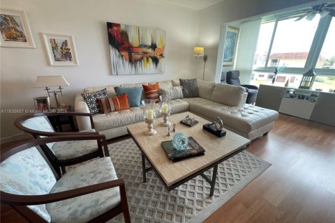 Condo in Sunrise, Florida, 2 bedrooms  № 1806252 - photo 3