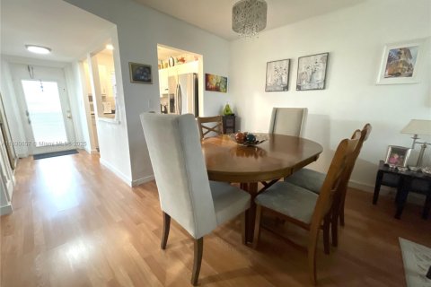 Condo in Sunrise, Florida, 2 bedrooms  № 1806252 - photo 10