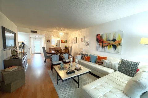 Condo in Sunrise, Florida, 2 bedrooms  № 1806252 - photo 6