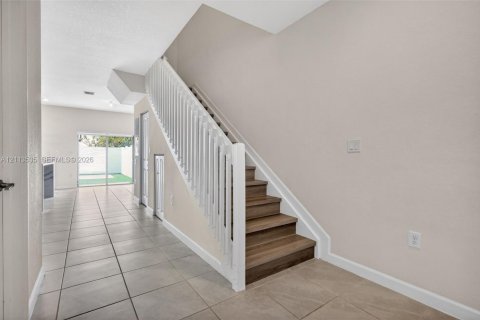 Adosado en venta en Hialeah, Florida, 3 dormitorios, 123.75 m2 № 2434095 - foto 28