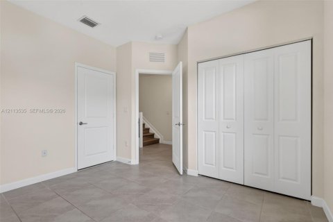 Adosado en venta en Hialeah, Florida, 3 dormitorios, 123.75 m2 № 2434095 - foto 24