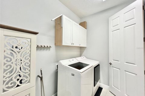 Apartment in Sarasota, Florida 2 bedrooms, 153.2 sq.m. № 2258508 - photo 15