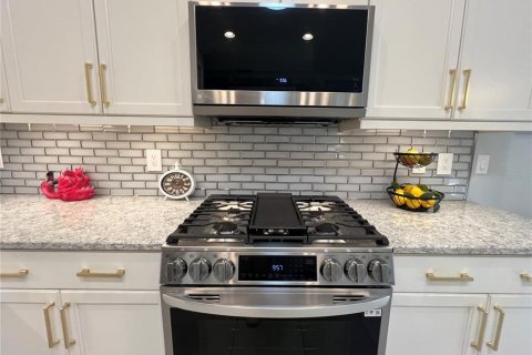 Apartment in Sarasota, Florida 2 bedrooms, 153.2 sq.m. № 2258508 - photo 27